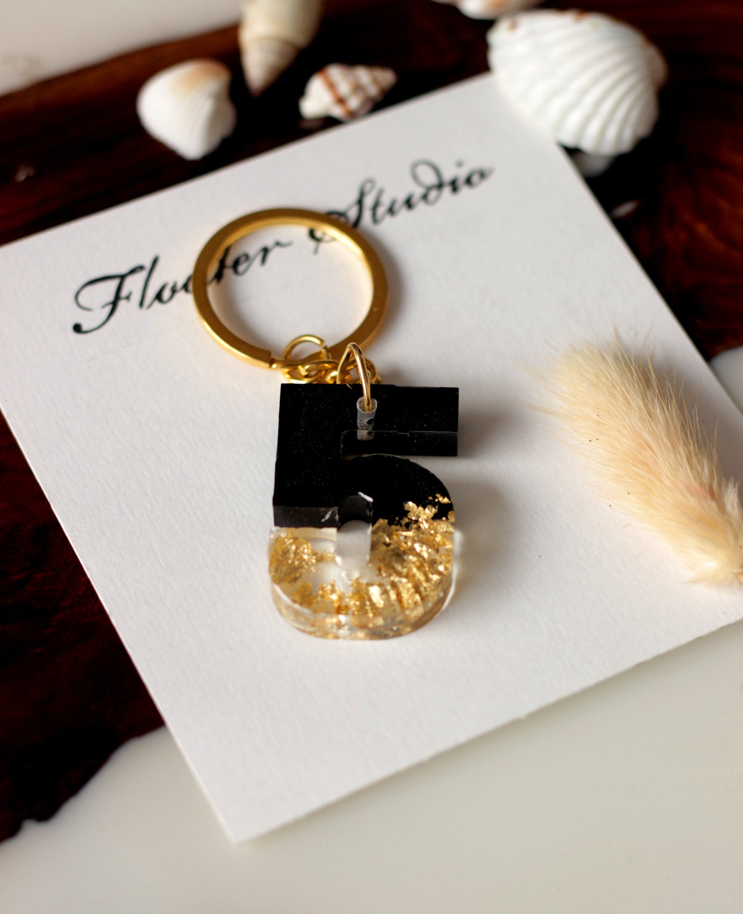 Numerical Resin Keychain, Lucky Number Keychain, 0 to 9 Number Keychain, Black Gold or White Gold Keychain, Resin Keychain