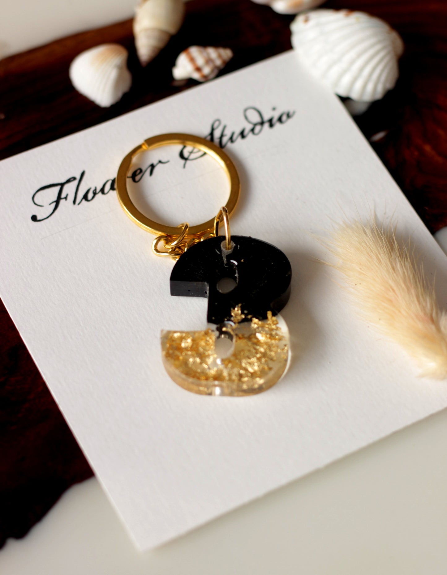 Numerical Resin Keychain, Lucky Number Keychain, 0 to 9 Number Keychain, Black Gold or White Gold Keychain, Resin Keychain