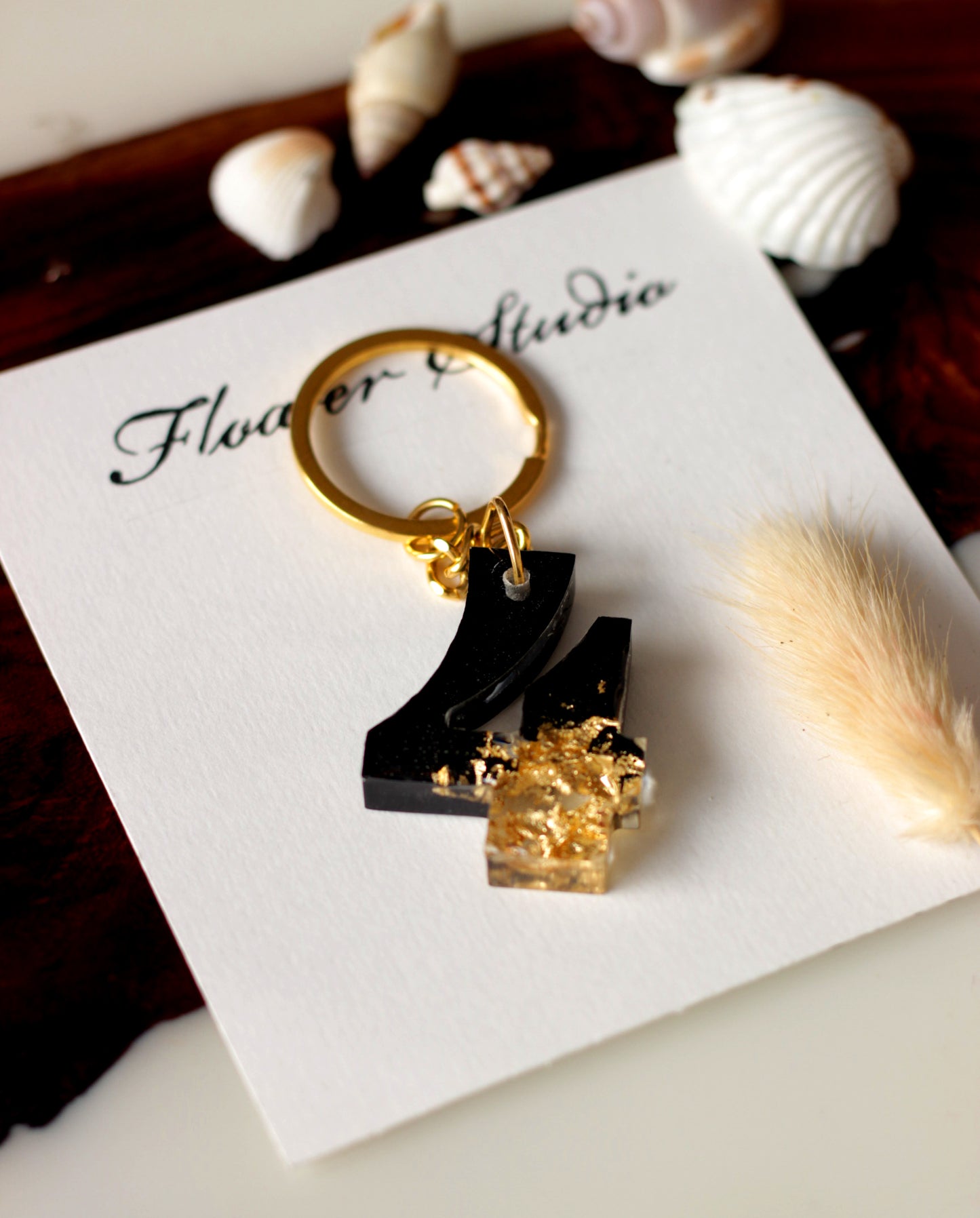 Numerical Resin Keychain, Lucky Number Keychain, 0 to 9 Number Keychain, Black Gold or White Gold Keychain, Resin Keychain